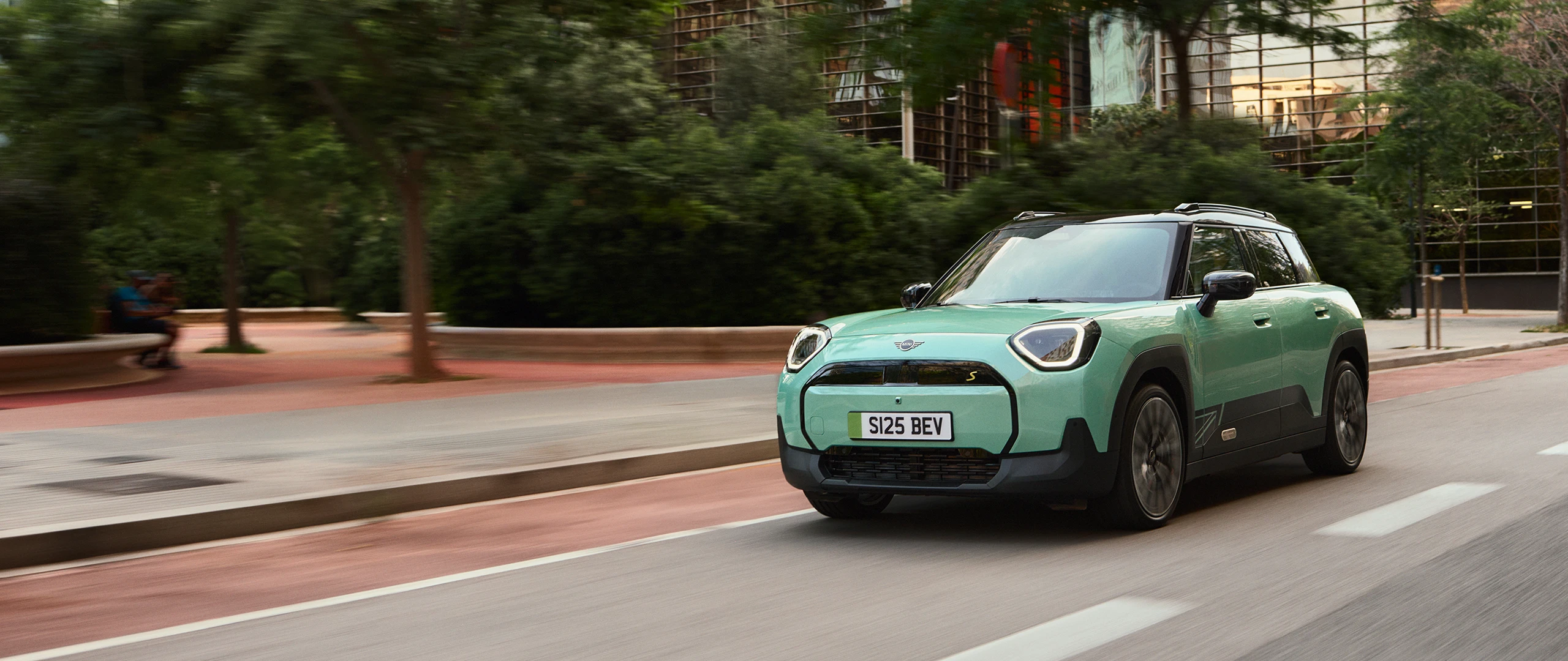 Повністю електричний MINI Aceman - сцена
