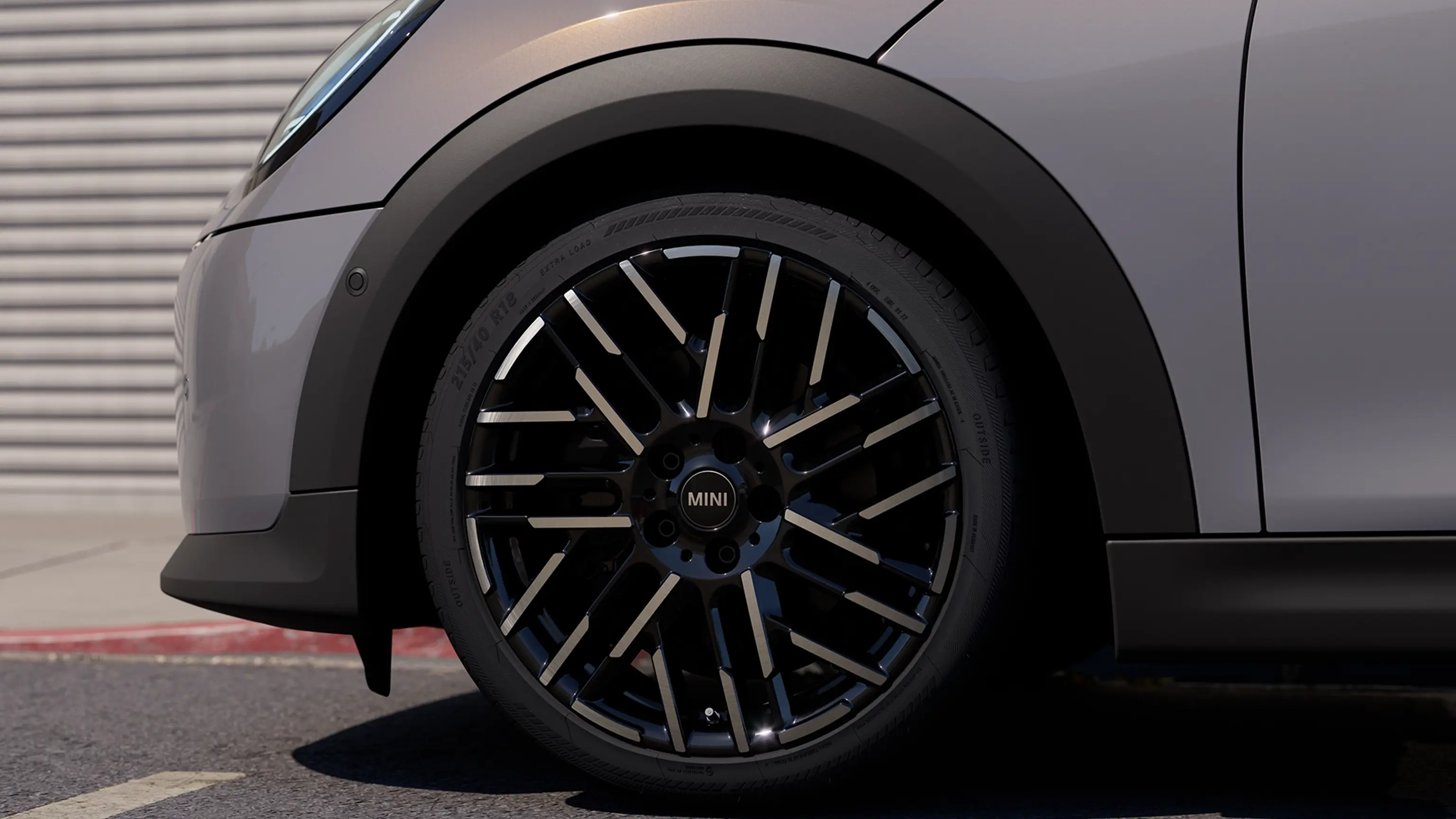 MINI Cooper Кабріолет - особливості екстер’єру – колеса зблизька