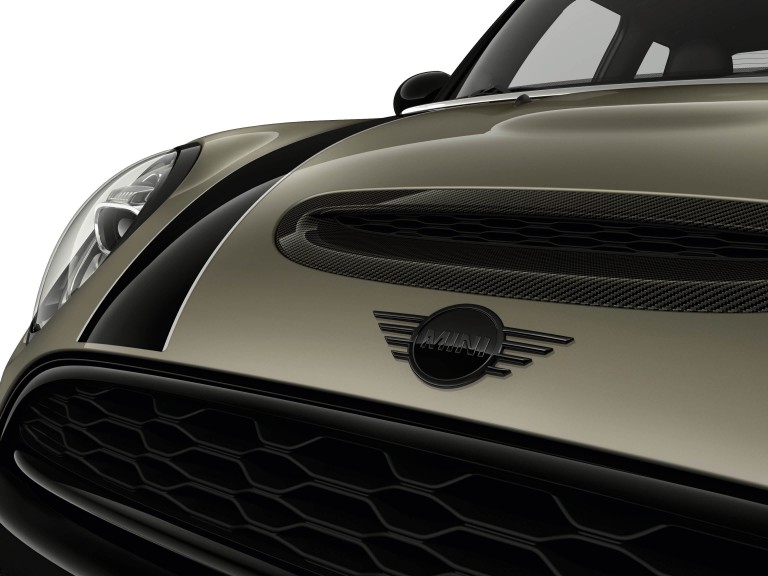 MINI – логотип – piano black