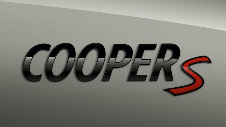 MINI Cooper S – позначення моделі – piano black і червоний
