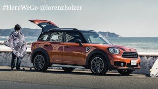 MINI Mini Cooper Countryman All4 – помаранчевий – вид збоку на відкритому повітрі