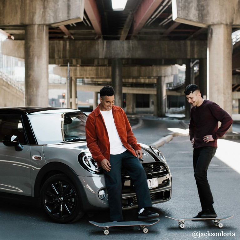 Аксесуари MINI - 5-дверний сріблястий хетчбек MINI Cooper s, картина Джексонлорії