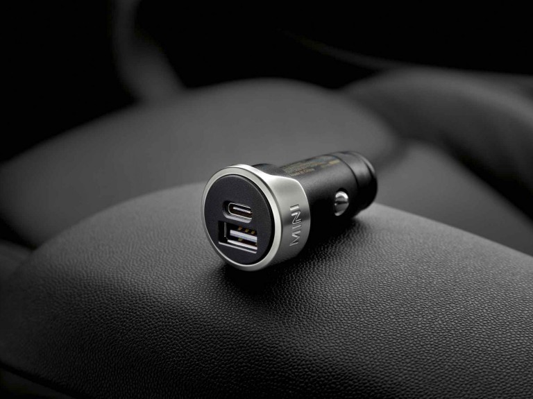 Аксесуари MINI - зарядний пристрій mini dual usb type a та c