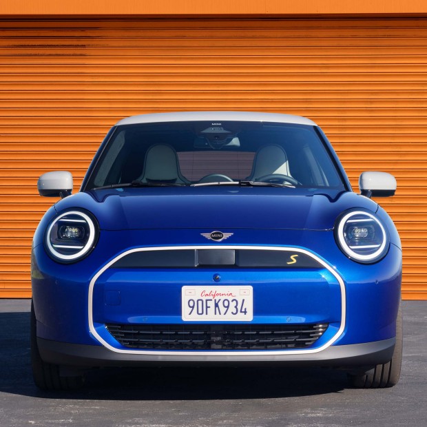 MINI — Нові автомобілі й автомобілі з пробігом