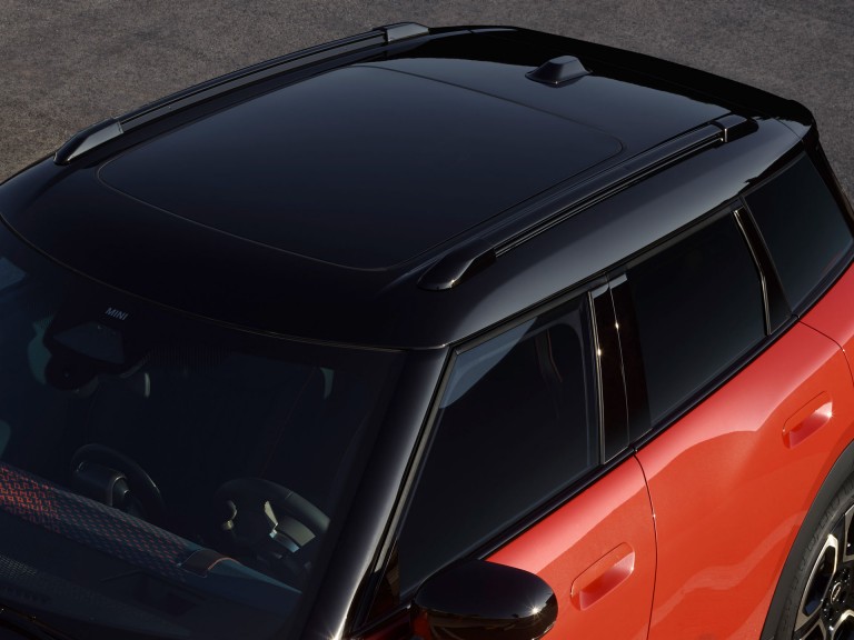 Повністю електричний MINI Aceman - простір і універсальність - дах