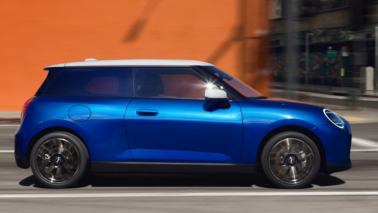 Повністю електричний MINI - заряджання - аеродинамічні пропорції