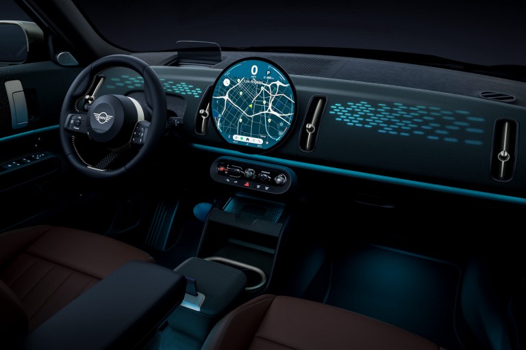 Повністю електричний MINI Countryman - мозаїка - інтер’єр
