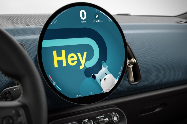 Повністю електричний MINI Countryman - інтер’єр - oled дисплей