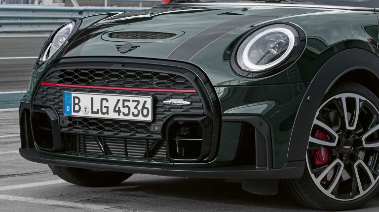 MINI John Cooper Works Clubman – вид спереду – передній бампер