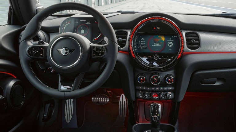 MINI John Cooper Works - кабіна - пакети comfort і tech")