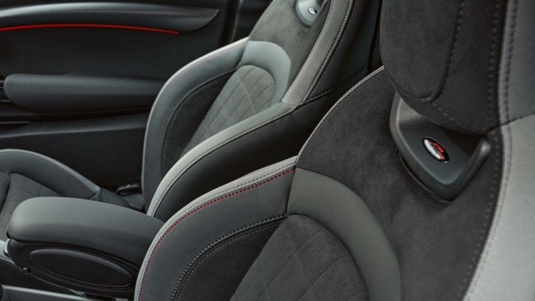 MINI JCW – салон – стандартна обробка