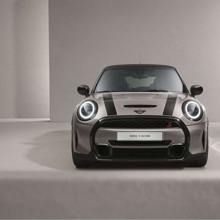 3-дверний хетчбек MINI – вид спереду