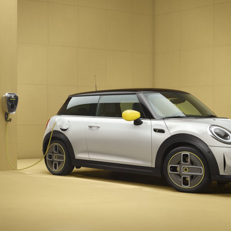MINI Electric - вид спереду