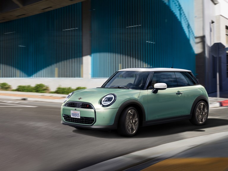 3-дверний MINI Cooper - досвід водіння - максимальне відчуття картингу