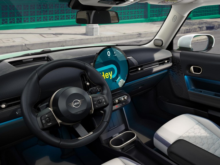 3-дверний MINI Cooper - інтер’єр - інтро