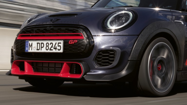 MINI John Cooper Works GP – вид спереду – бампер