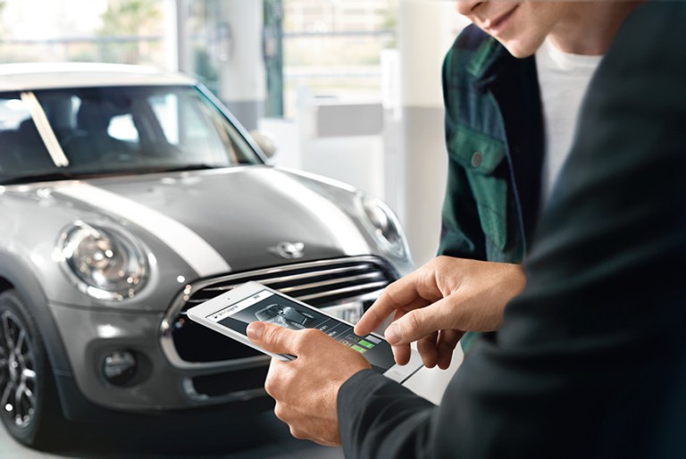 MINI Electric – silver and black – side view
